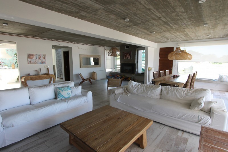 Muy linda casa en montoya en alquiler con pileta