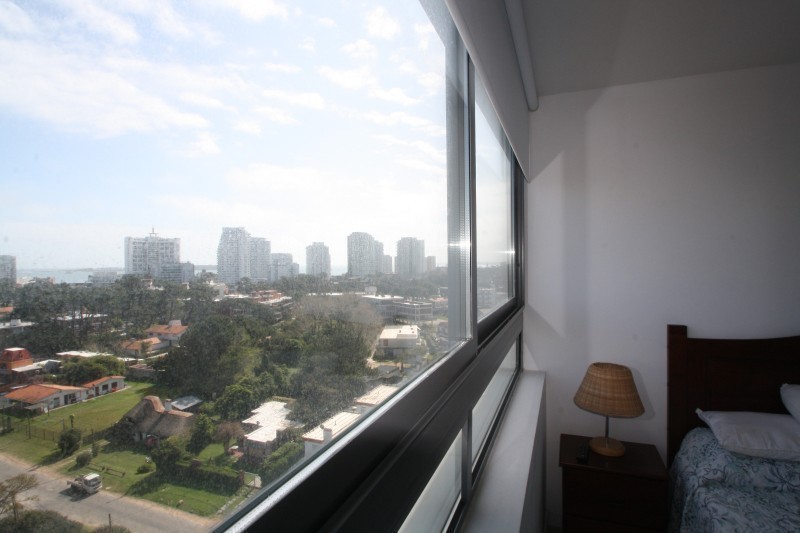 Cómodo dpto de dos dormitorios y dos baños uno en suite