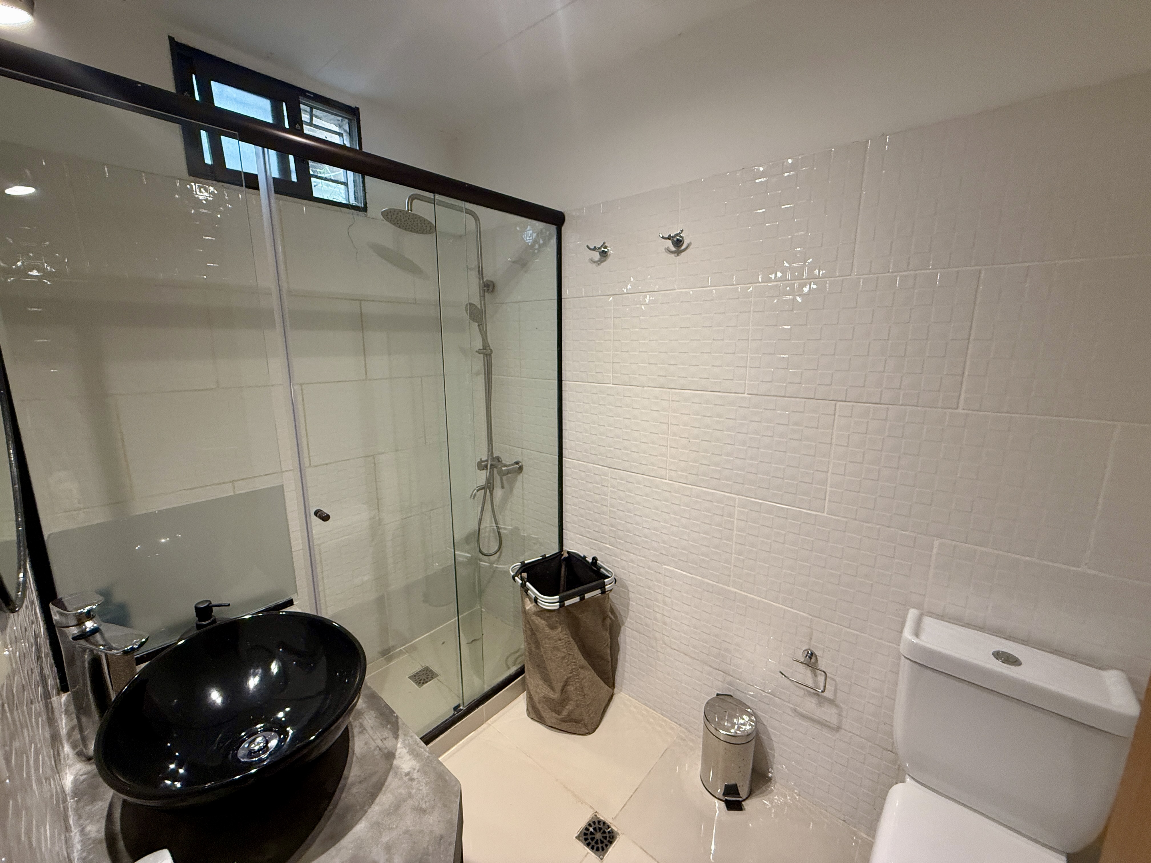 Linda casa de estilo colonial en altos de La Barra