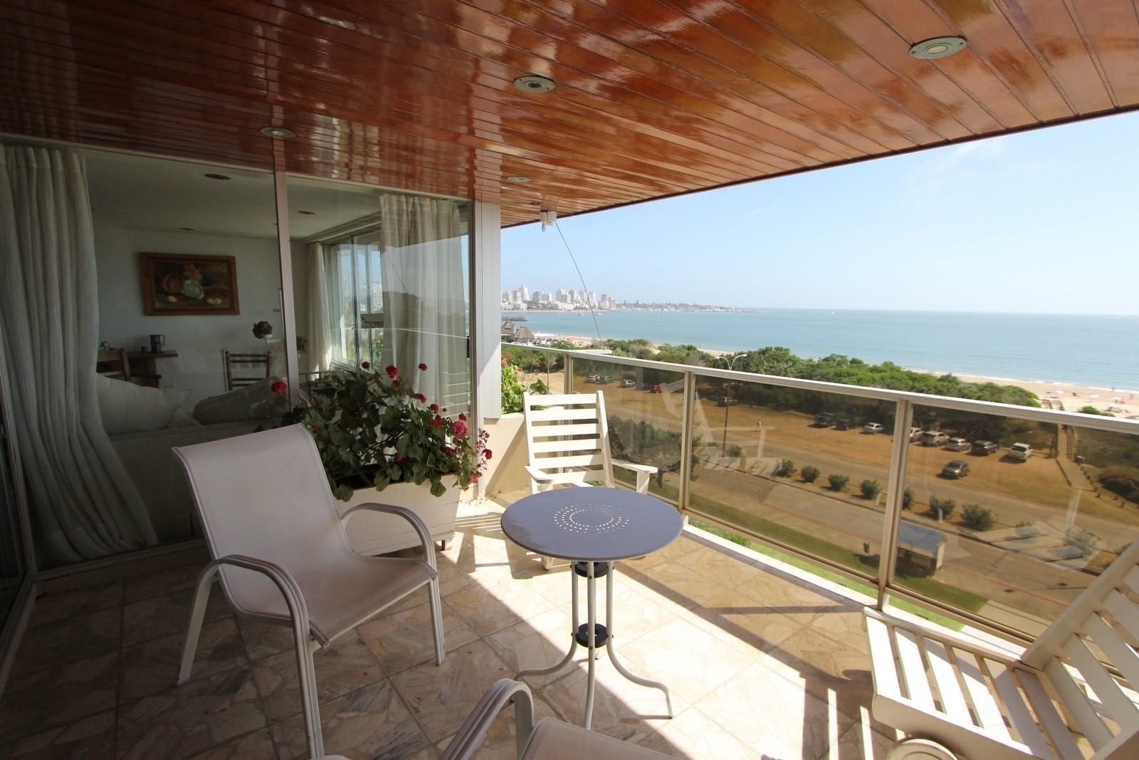 Departamento en alquiler en playa Mansa Punta del este