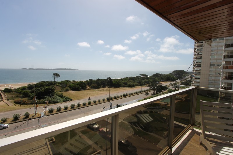 Departamento en alquiler en playa Mansa Punta del este