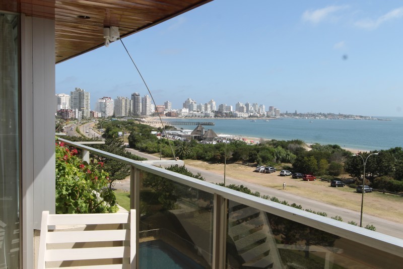 Departamento en alquiler en playa Mansa Punta del este