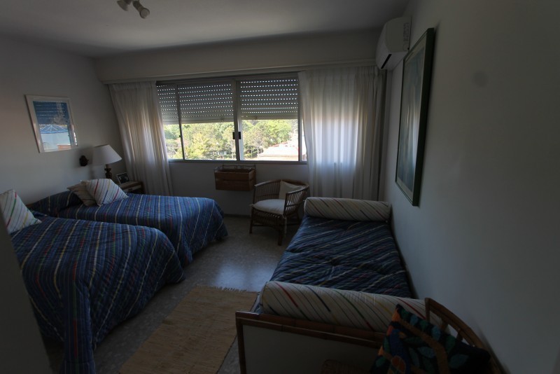 Departamento en alquiler en playa Mansa Punta del este