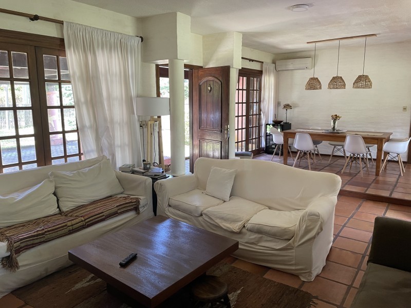 Casa con muy lindo jardin en San Rafael