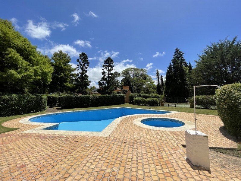 Casa con muy lindo jardin en San Rafael