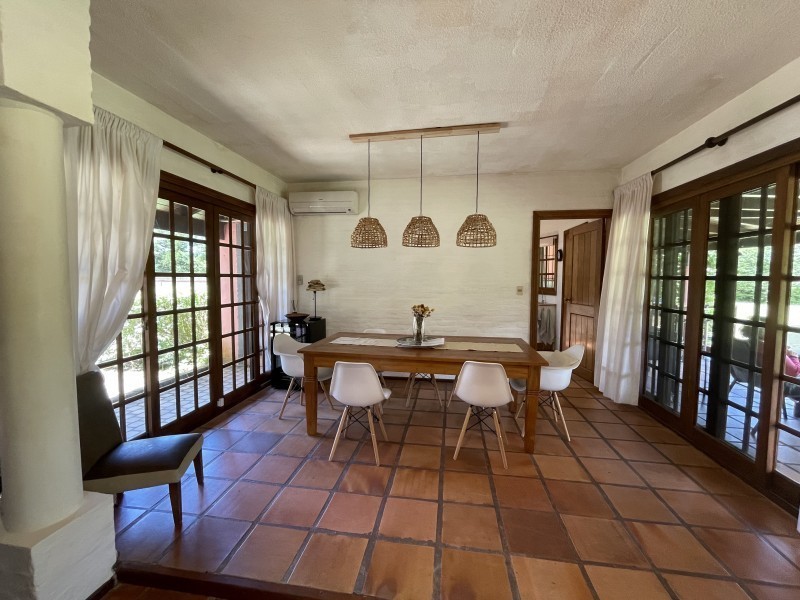 Casa con muy lindo jardin en San Rafael