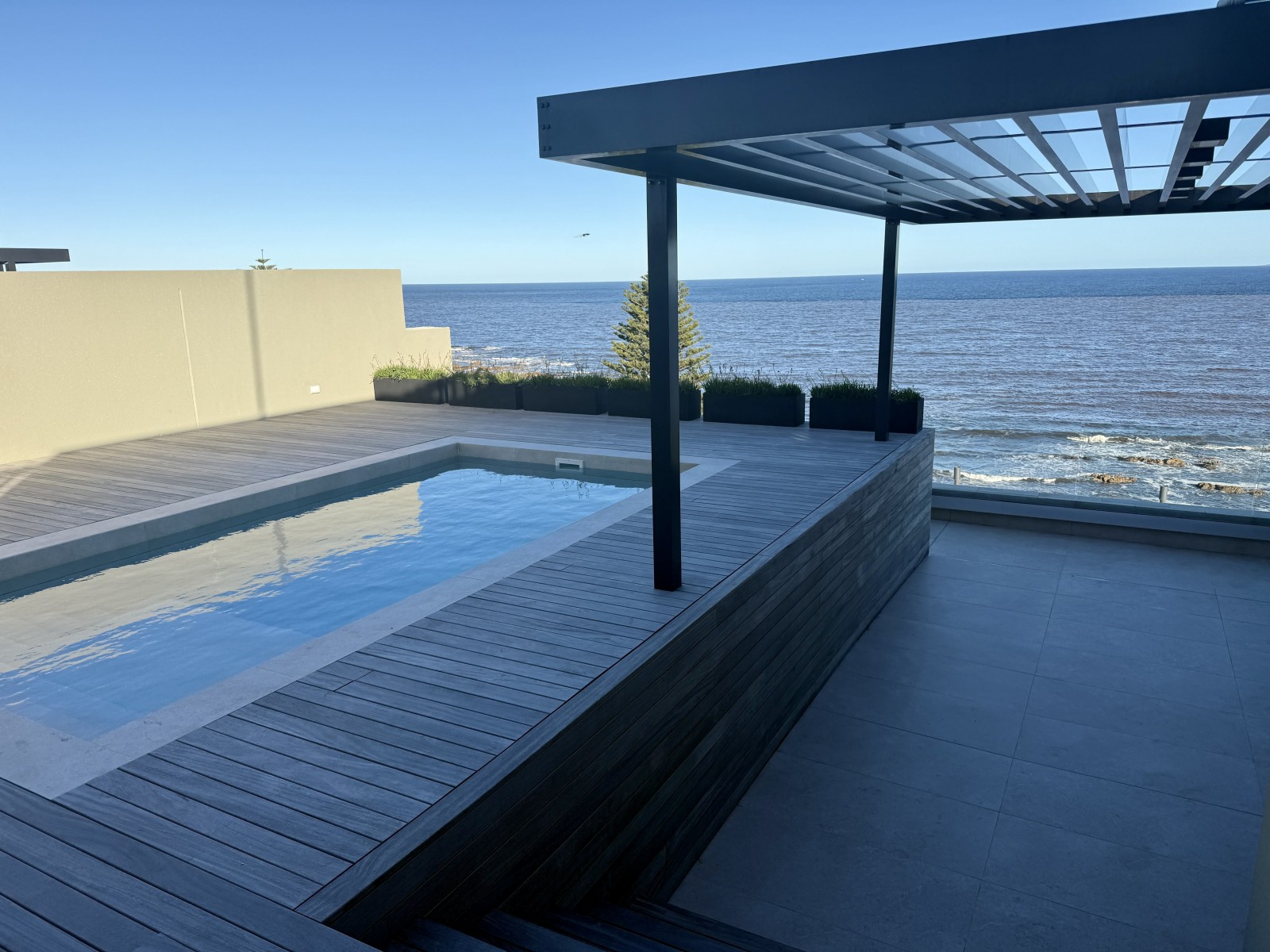 Arte Barra, Penthouse en primera linea
