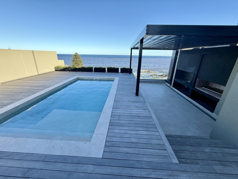 Arte Barra, Penthouse en primera linea