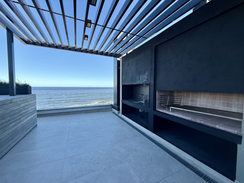 Arte Barra, Penthouse en primera linea