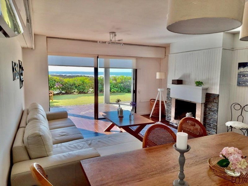 Depto planta baja jardin frente al mar en Peninsula en alquiler