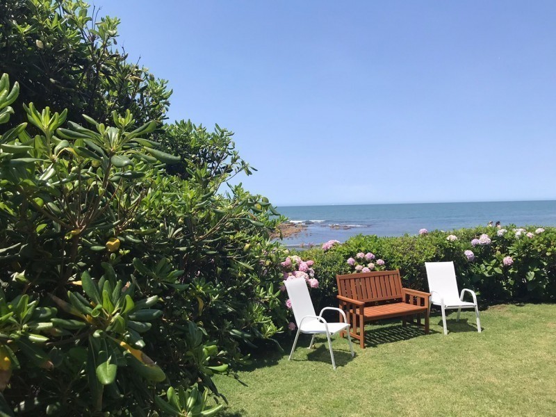 Depto planta baja jardin frente al mar en Peninsula en alquiler