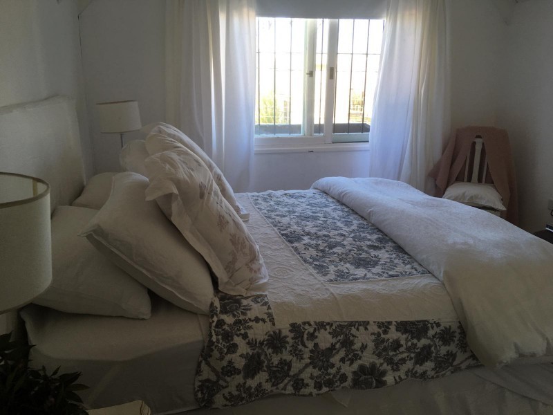 Muy linda casa en Montoya con pileta