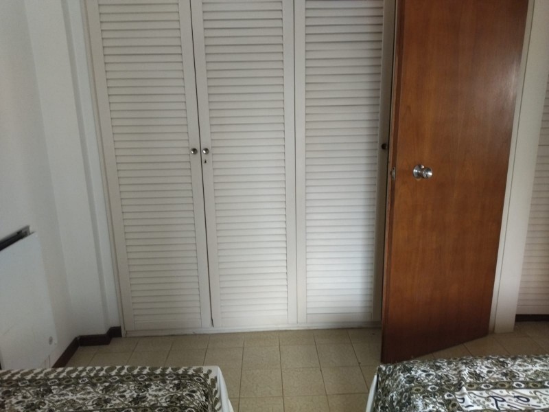 Amplio dpto céntrico cerca de todo en linda zona comercial 