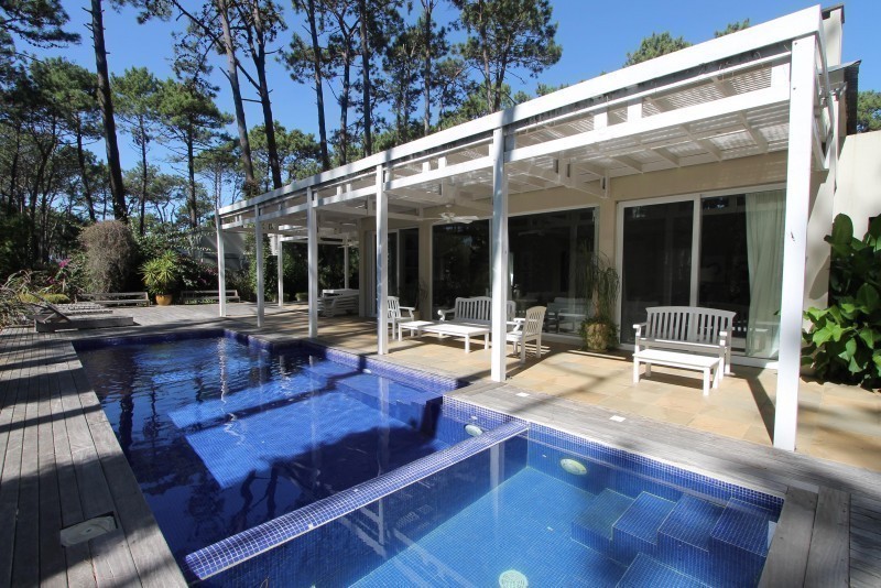 Espectacular casa en Laguna Blanca