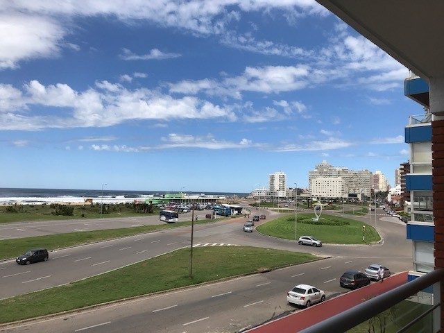 Departamento monoambiente primera linea brava