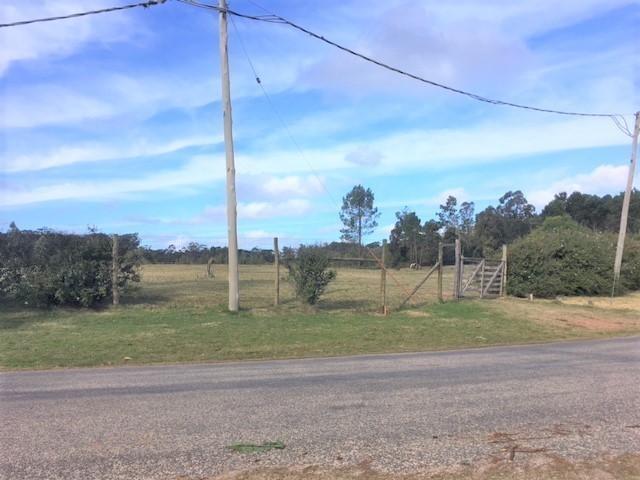 Campo para fraccionamiento frente a Pueblo Gaucho zona Rincón del Indio