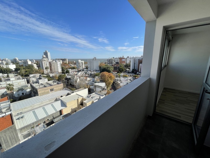 Departamento en Montevideo con vista al mar