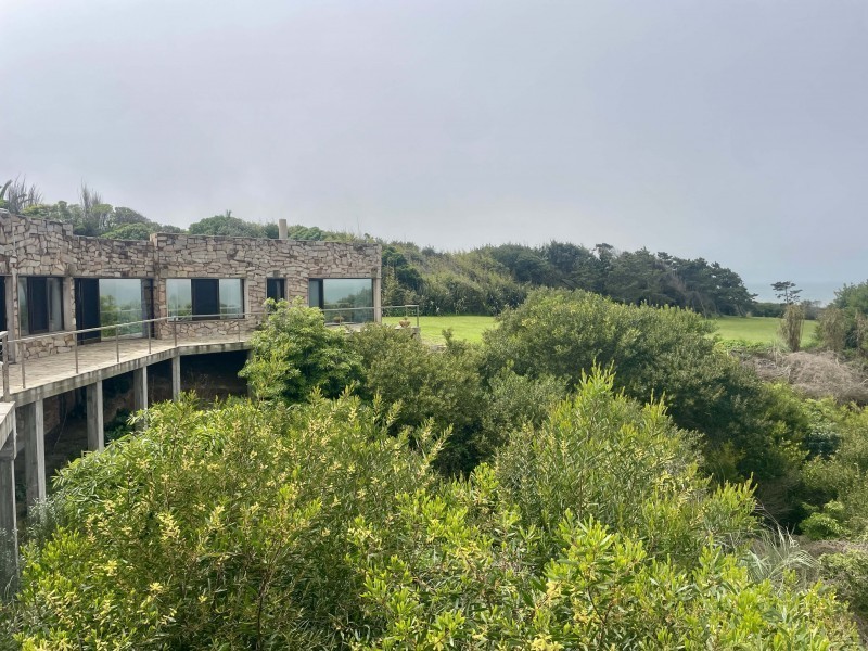 Front line beach chacra minutes away from José Ignacio