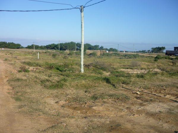 Lote de 450 m2 esquinero.