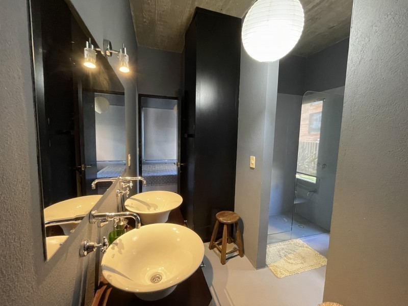 Casa moderna en Manantiales con pileta