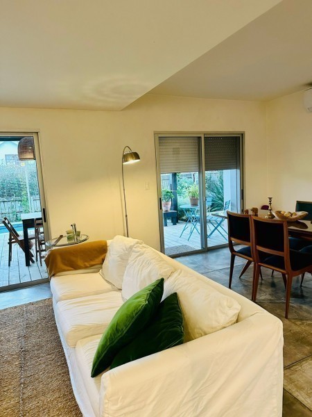 Moderna casa 3 dorm con pileta en Manantiales para alquiler