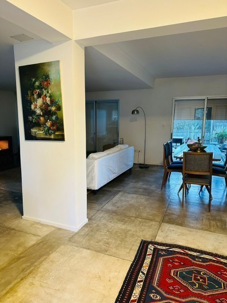 Moderna casa 3 dorm con pileta en Manantiales para alquiler
