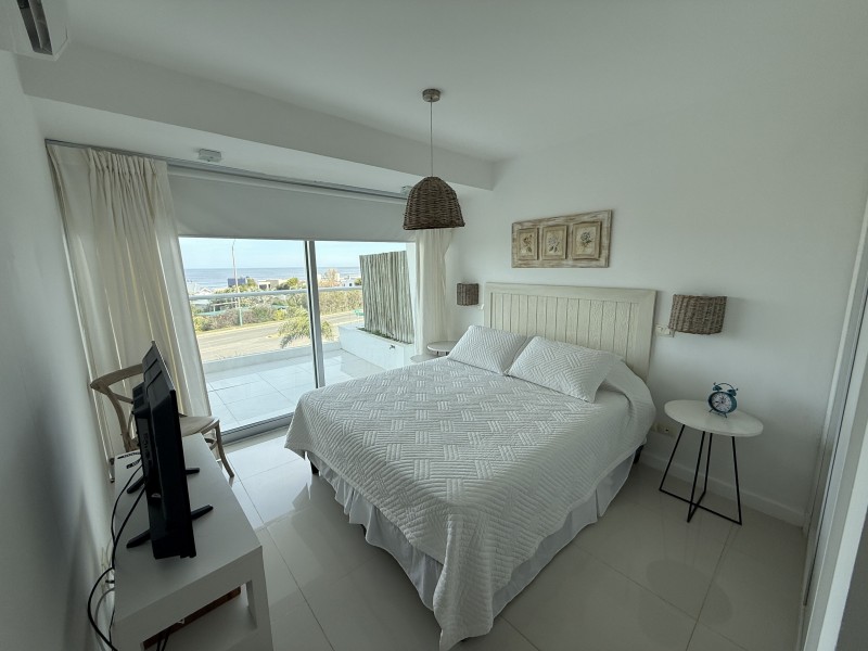 Bikini Beach con vista al mar en alquiler