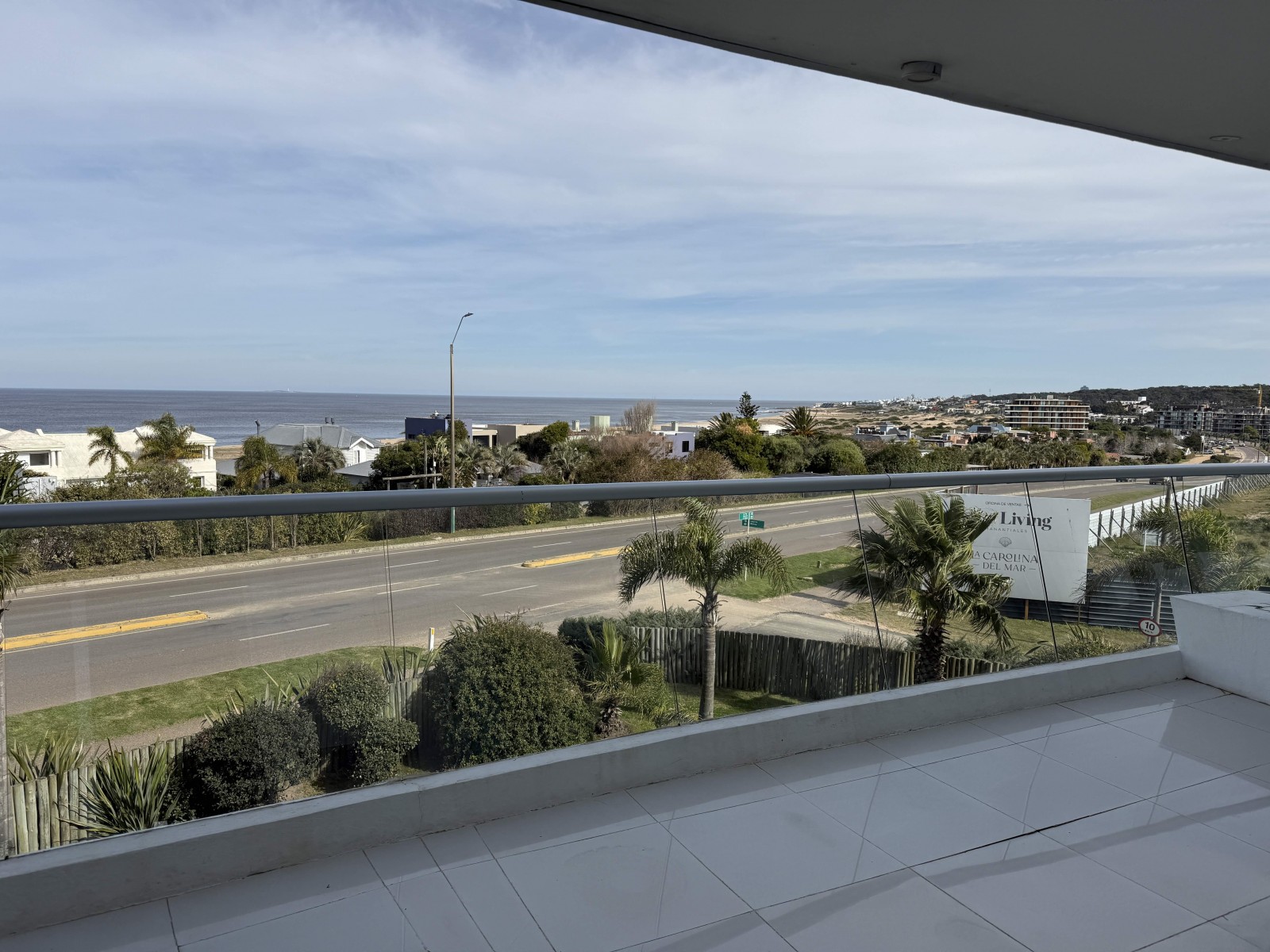 Bikini Beach con vista al mar en alquiler