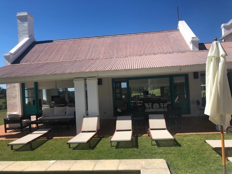 Casa con pileta en Barrio Cerrado en Manantiales