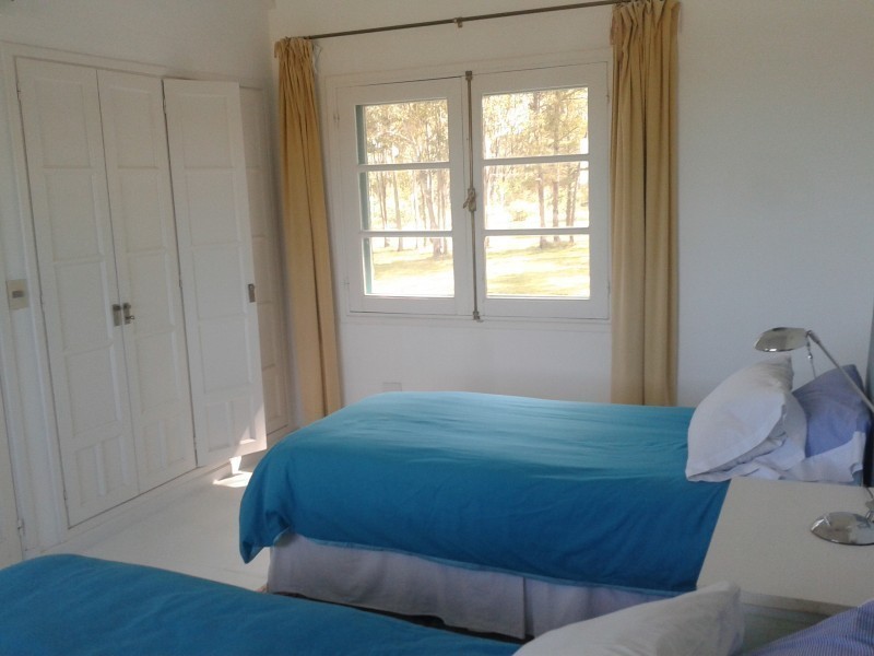 Casa en barrio cerrado en Manantiales con pileta