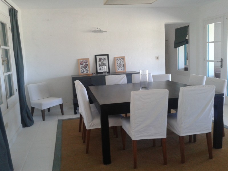 Casa en barrio cerrado en Manantiales con pileta