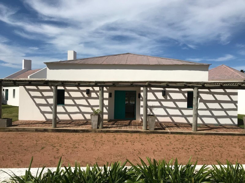 Muy linda casa en barrio cerrado en Manantiales