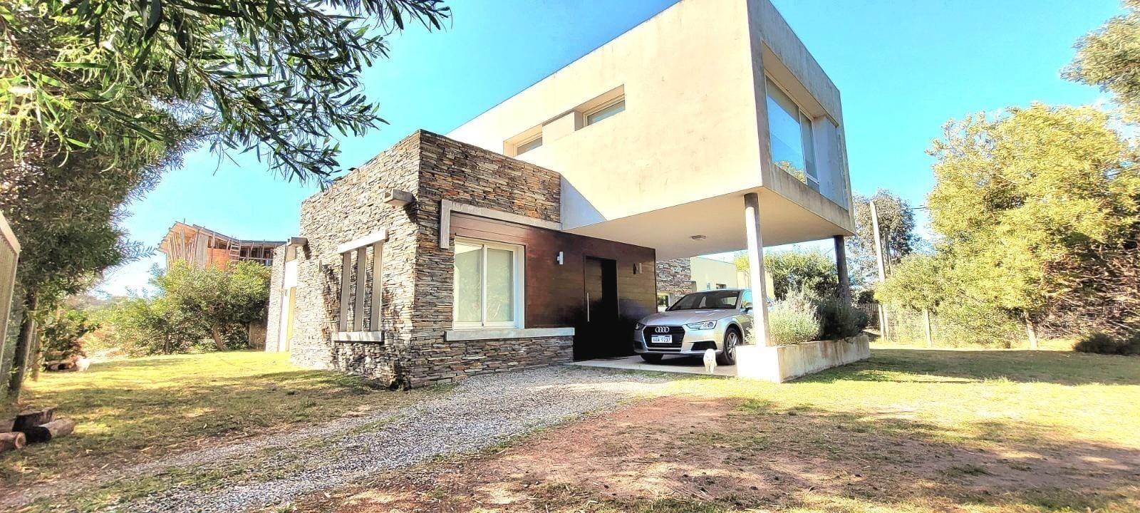 Gran casa de reciente construcción ideal para vacacionar un familia