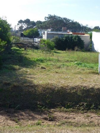 Lote 450 m2 ubicado a media cuadra del mar.