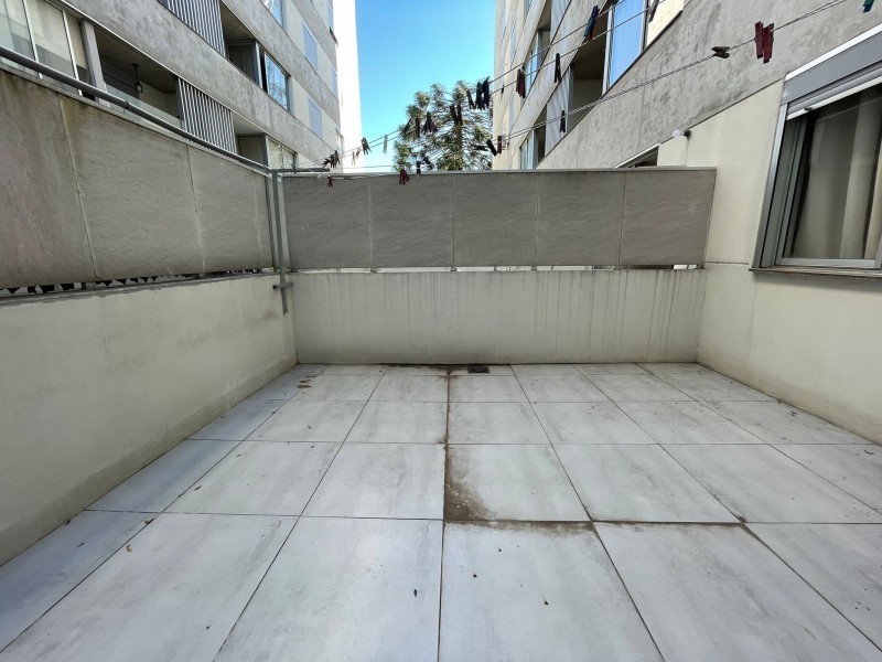 Amplo y luminoso apartamento con patio y Parrillero en Tres Cruces