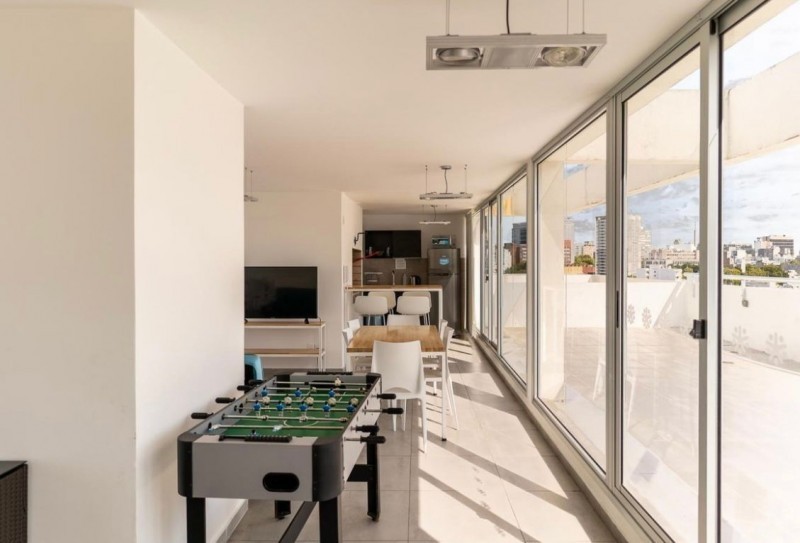 Amplo y luminoso apartamento con patio y Parrillero en Tres Cruces