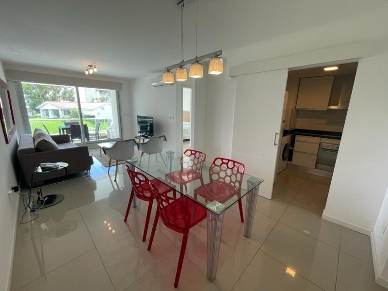 Moderno depto 1 dorm en alquiler en Playa Brava