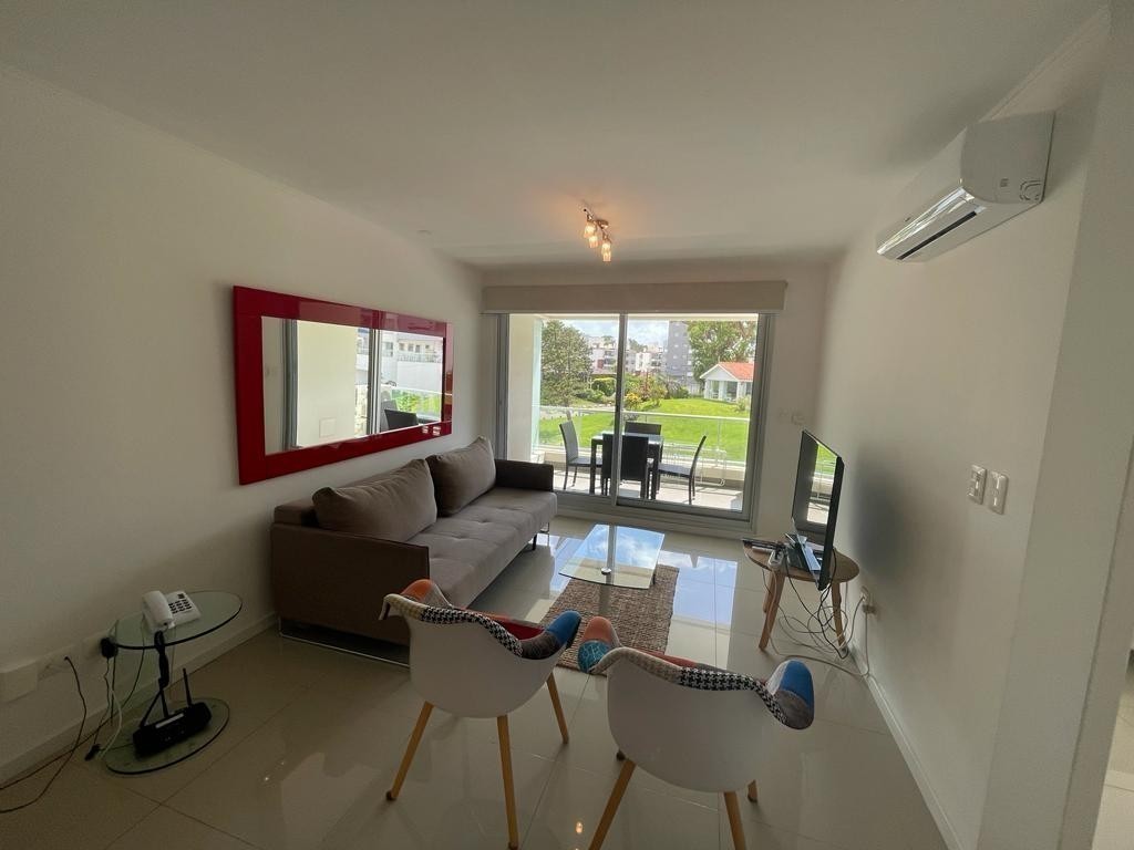 Moderno depto 1 dorm en alquiler en Playa Brava
