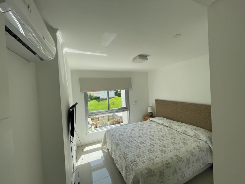 Moderno depto 1 dorm en alquiler en Playa Brava