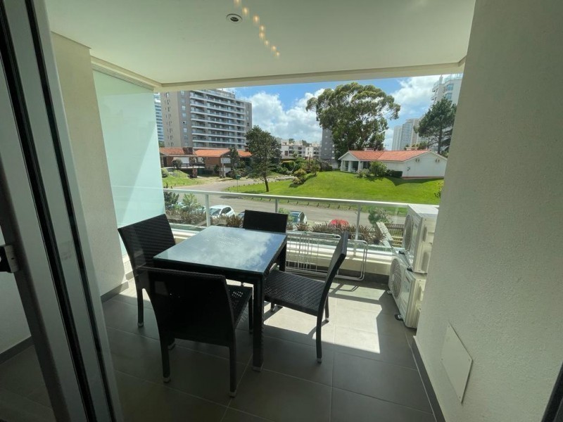 Moderno depto 1 dorm en alquiler en Playa Brava