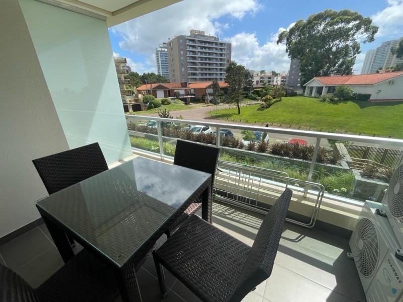 Moderno depto 1 dorm en alquiler en Playa Brava