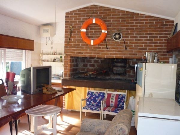 Casa en venta y alquiler en Balneario Buenos Aires.