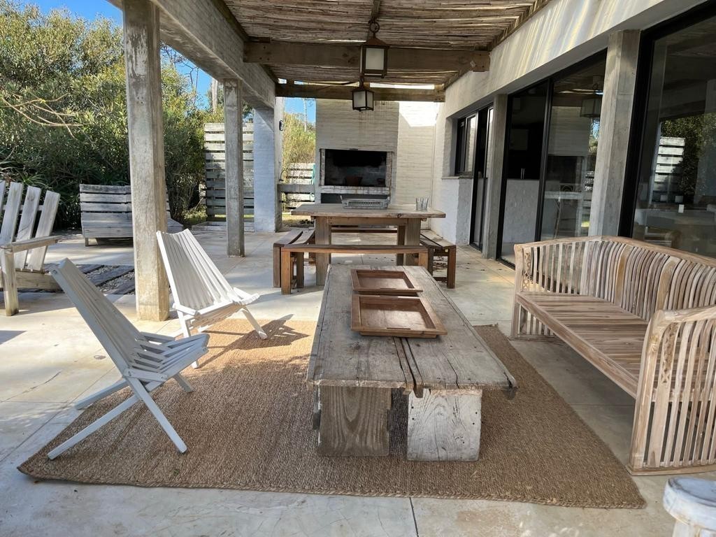 Lindisima casa en Manantiales, La Barra