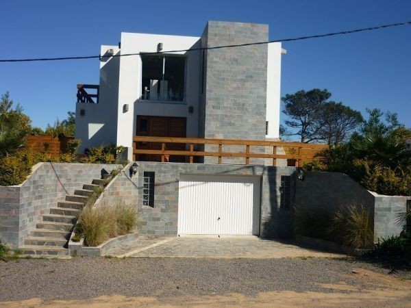 Casa en venta y alquiler en Balneario Buenos Aires