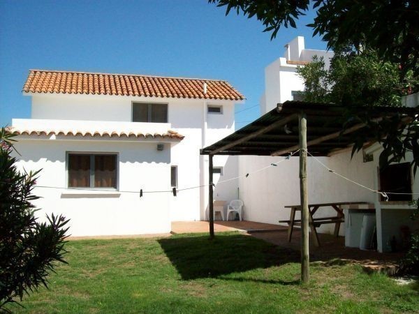 Casa en alquiler en lo mejor de La Barra a metros del mar.