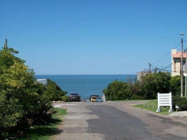 Casa en alquiler en lo mejor de La Barra a metros del mar.