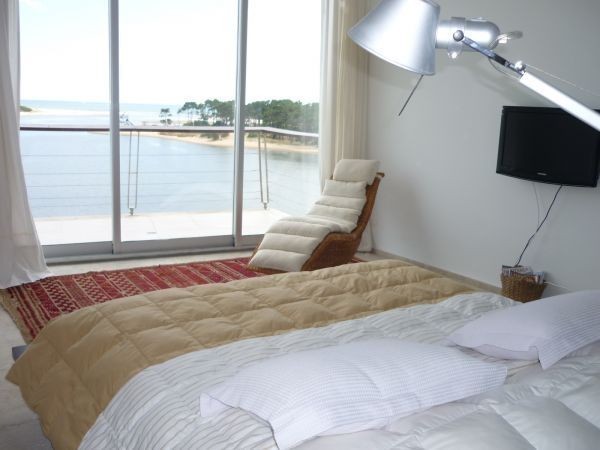 Sofisticado penthouse con una vista inmejorable en alquiler sobre La Barra.