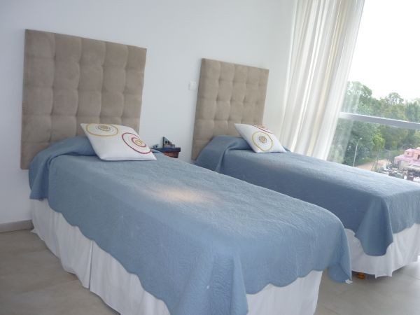 Sofisticado penthouse con una vista inmejorable en alquiler sobre La Barra.