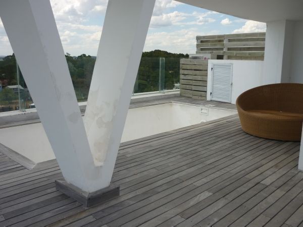 Sofisticado penthouse con una vista inmejorable en alquiler sobre La Barra.