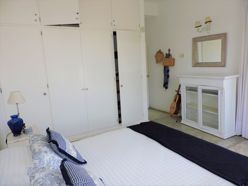Moderna casa en alquiler y venta a pasitos del mar en Montoya, La Barra.